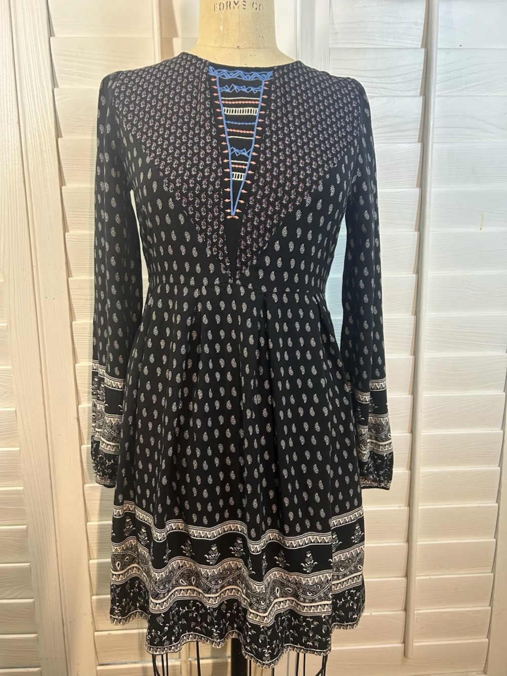 Lightweight Long-Sleeve A-Line Dress with Blue Trim